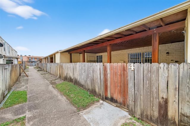 6201 Ranchester Drive 4, Houston, TX 77036