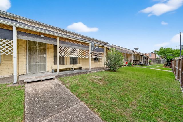 6201 Ranchester Drive 4, Houston, TX 77036