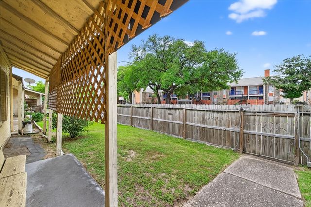 6201 Ranchester Drive 4, Houston, TX 77036
