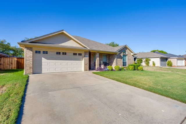 138 Adams Drive, Crowley, TX 76036