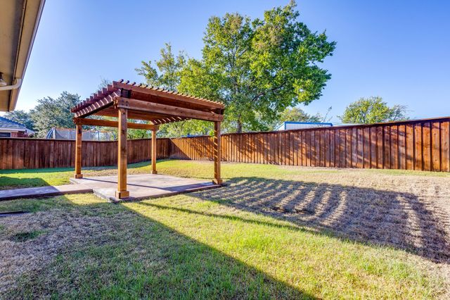 138 Adams Drive, Crowley, TX 76036