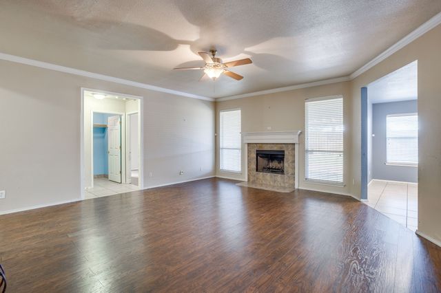 138 Adams Drive, Crowley, TX 76036