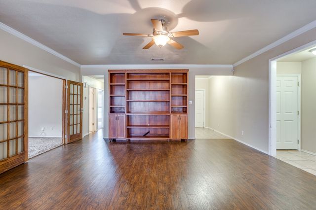 138 Adams Drive, Crowley, TX 76036