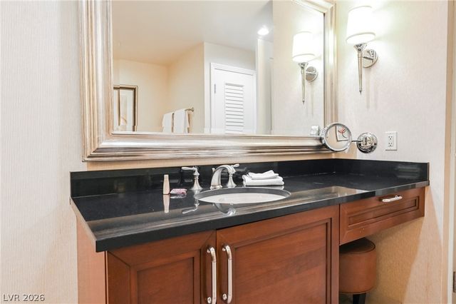 145 East HARMON Avenue 302, Las Vegas, NV 89109