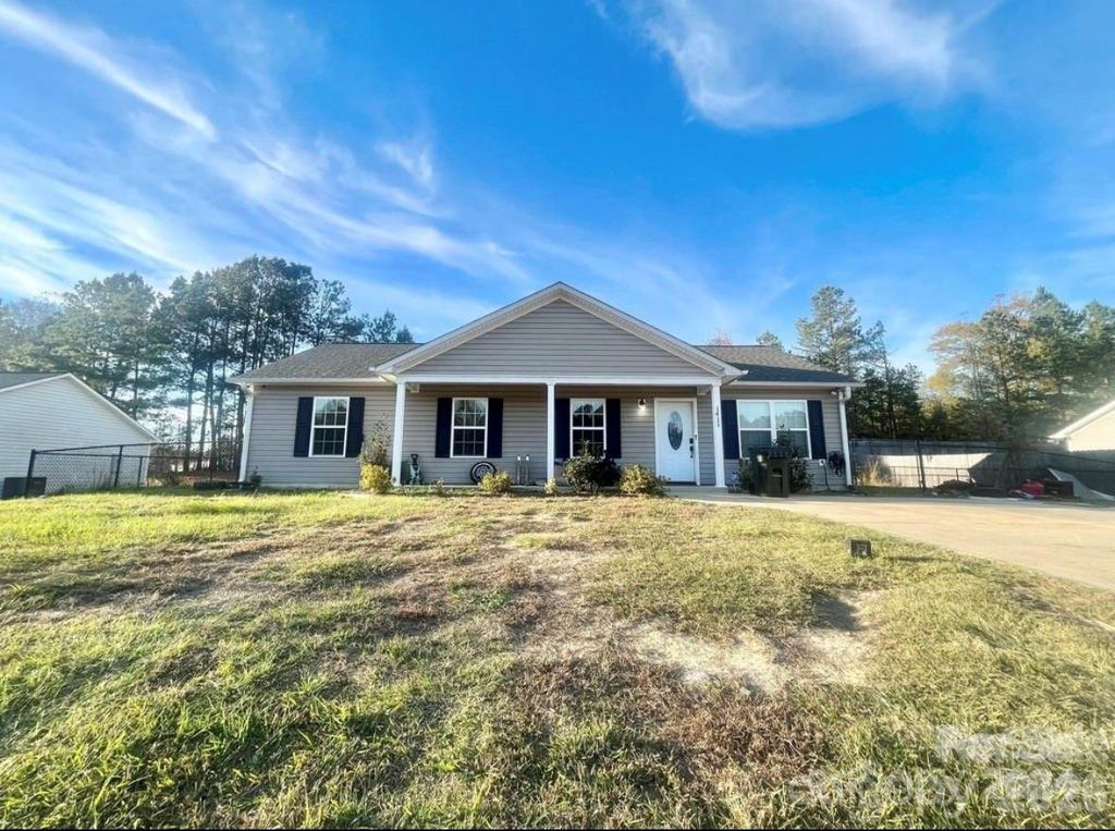 1411 FOXBROOK Circle, Lancaster, SC 29720
