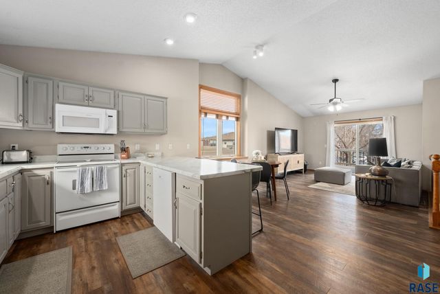 1200 E 61st St Street, Sioux Falls, SD 57108