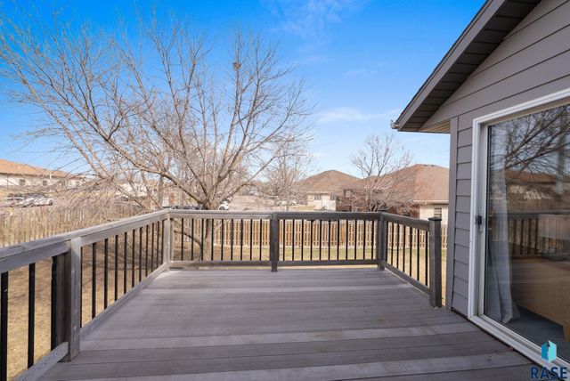 1200 E 61st St Street, Sioux Falls, SD 57108