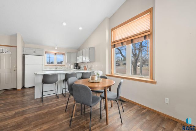 1200 E 61st St Street, Sioux Falls, SD 57108