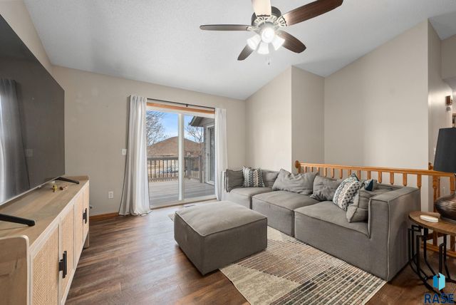 1200 E 61st St Street, Sioux Falls, SD 57108