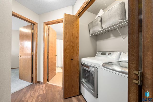 1200 E 61st St Street, Sioux Falls, SD 57108