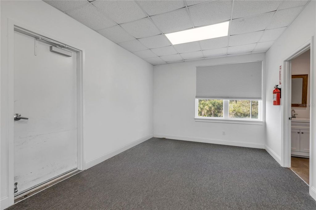 Image 12 of property listing at 701 E 3RD AVENUE 4, New Smyrna Beach, FL 32169