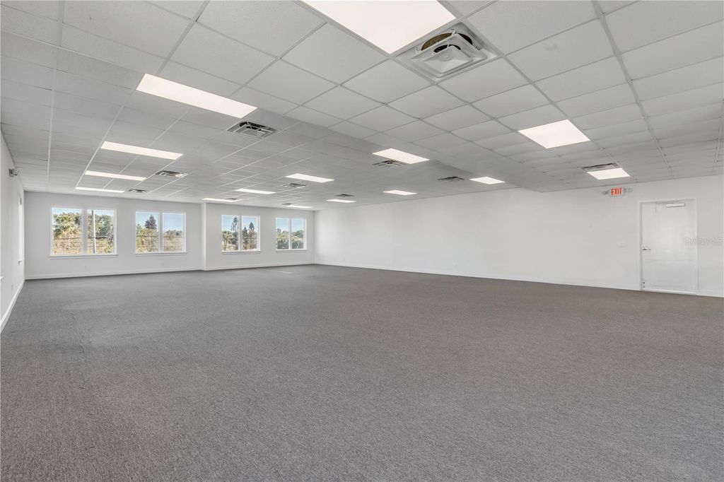 Image 13 of property listing at 701 E 3RD AVENUE 4, New Smyrna Beach, FL 32169