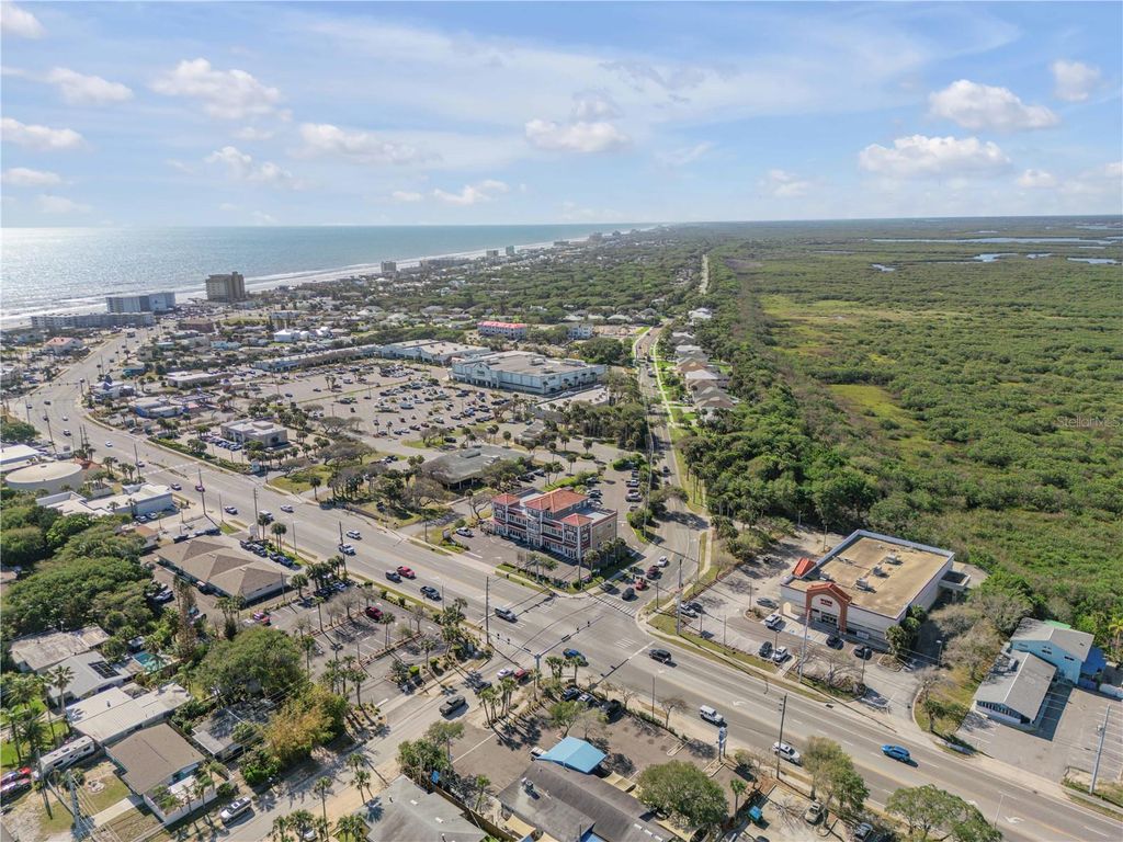 Image 27 of property listing at 701 E 3RD AVENUE 4, New Smyrna Beach, FL 32169