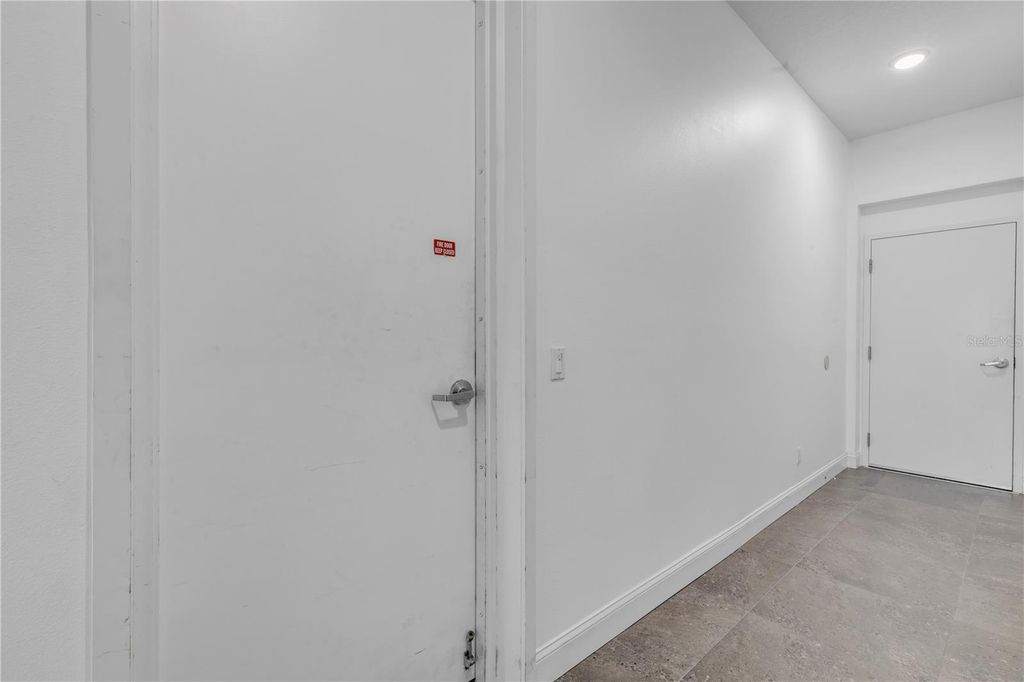 Image 7 of property listing at 701 E 3RD AVENUE 4, New Smyrna Beach, FL 32169