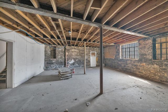15523 Mack Avenue, Detroit, MI 48224