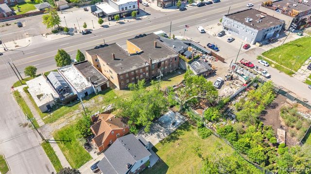 15523 Mack Avenue, Detroit, MI 48224