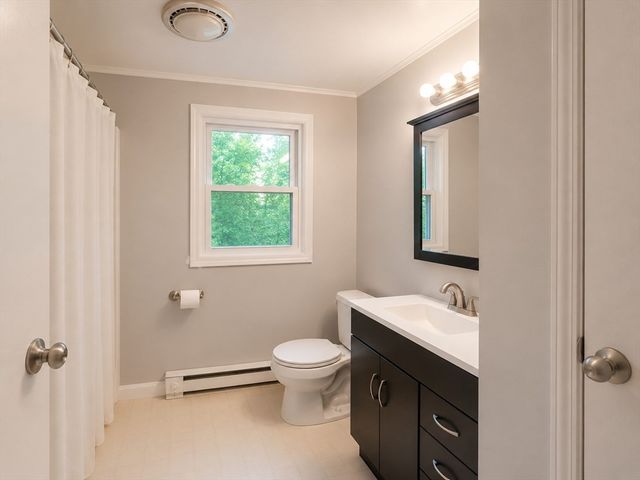 270 Sunderland Rd 99, Worcester, MA 01604