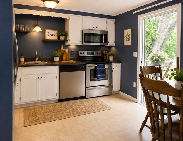 270 Sunderland Rd 99, Worcester, MA 01604