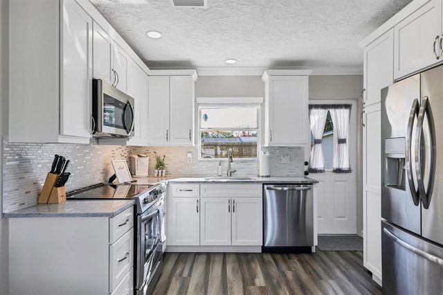 1711 MARILYN AVENUE, Bradenton, FL 34207