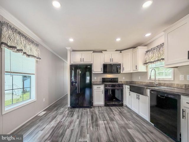 4107 DAVIS DR, Morrisville, PA 19067