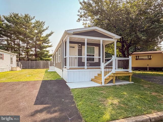 4107 DAVIS DR, Morrisville, PA 19067