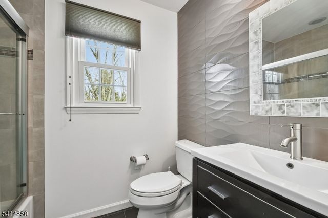 63 Mountain Ave, Mendham Boro, NJ 07945