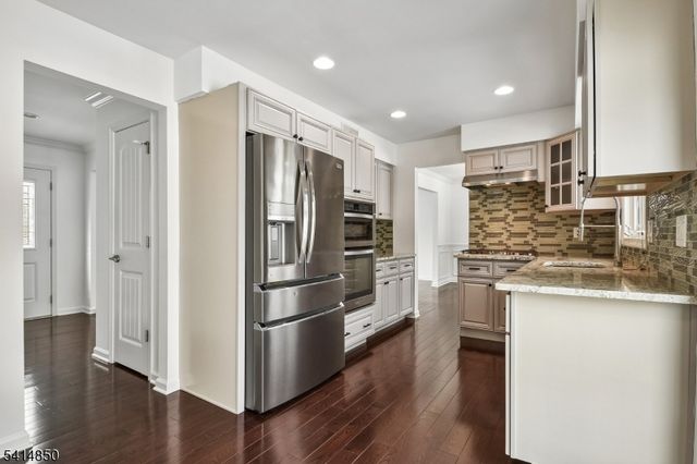 63 Mountain Ave, Mendham Boro, NJ 07945