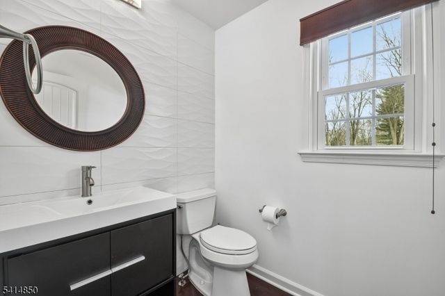 63 Mountain Ave, Mendham Boro, NJ 07945