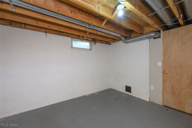 6169 Shipslanding Avenue NW, Canton, OH 44718