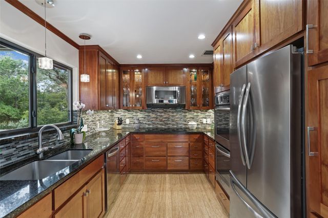 914 Calithea RD, West Lake Hills, TX 78746