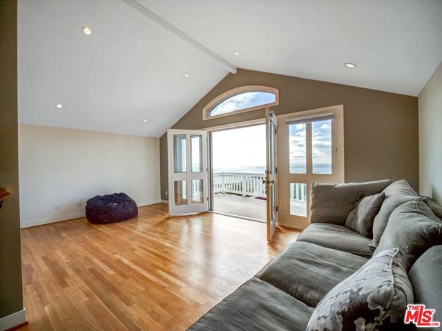 3897 Rambla Orienta, Malibu, CA 90265