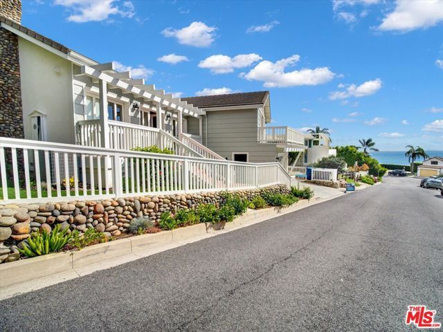 3897 Rambla Orienta, Malibu, CA 90265