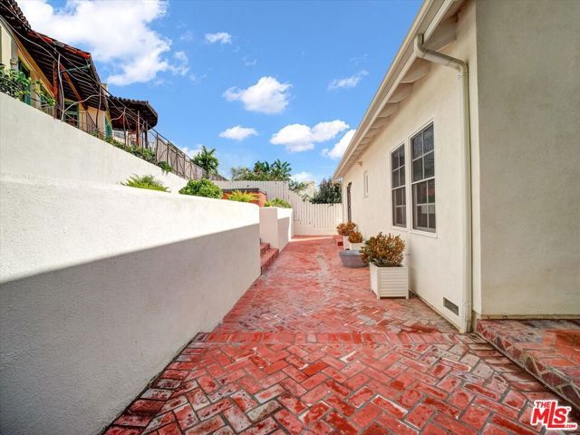 3897 Rambla Orienta, Malibu, CA 90265