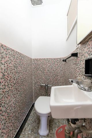 140-07 68th Drive, Flushing, NY 11367