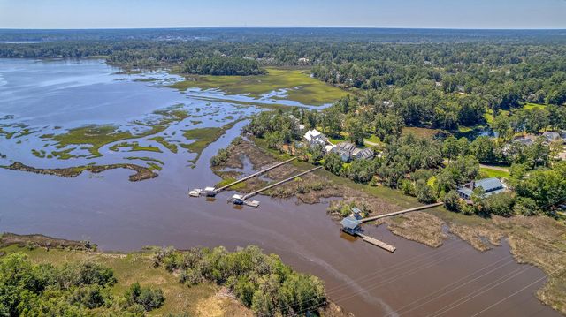 4227 Ten Shillings Way, Ravenel, SC 29470