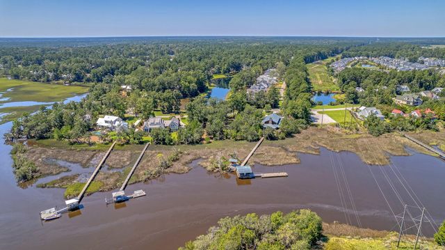 4227 Ten Shillings Way, Ravenel, SC 29470