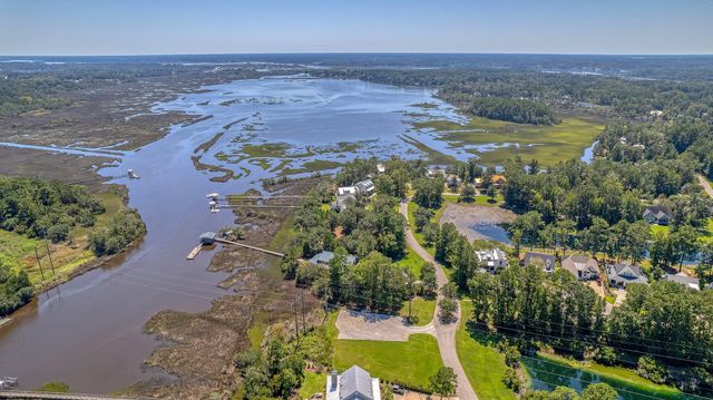 4227 Ten Shillings Way, Ravenel, SC 29470