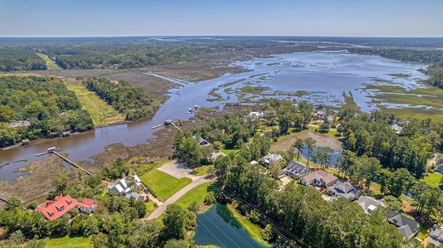 4227 Ten Shillings Way, Ravenel, SC 29470