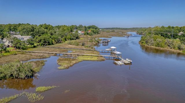 4227 Ten Shillings Way, Ravenel, SC 29470