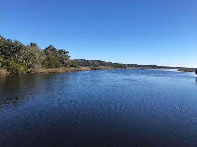 4227 Ten Shillings Way, Ravenel, SC 29470