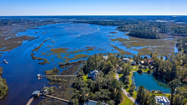 4227 Ten Shillings Way, Ravenel, SC 29470