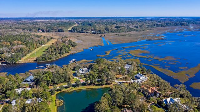 4227 Ten Shillings Way, Ravenel, SC 29470