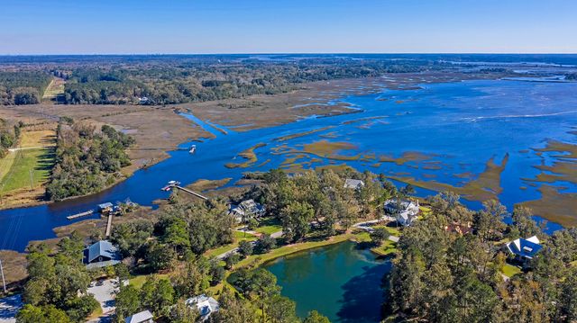 4227 Ten Shillings Way, Ravenel, SC 29470