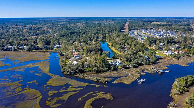 4227 Ten Shillings Way, Ravenel, SC 29470