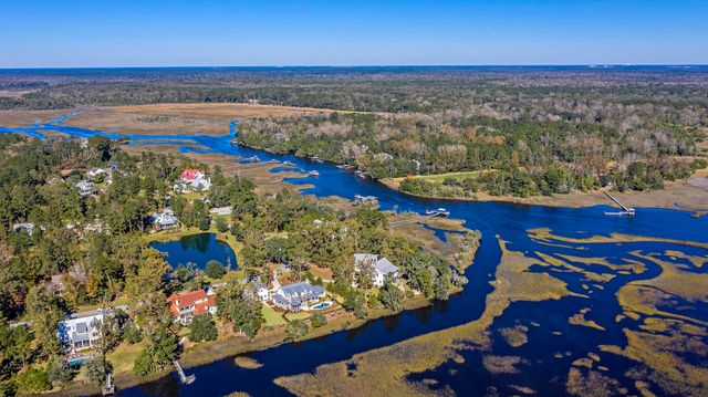 4227 Ten Shillings Way, Ravenel, SC 29470