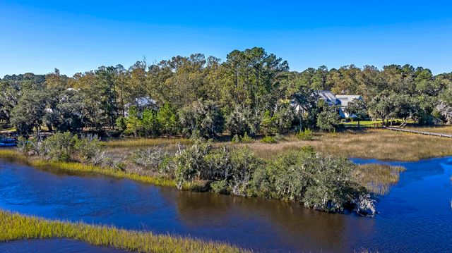 4227 Ten Shillings Way, Ravenel, SC 29470