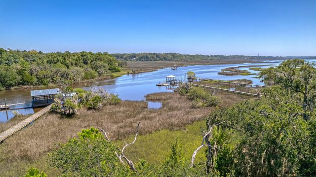 4227 Ten Shillings Way, Ravenel, SC 29470