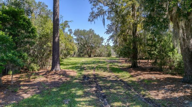 4227 Ten Shillings Way, Ravenel, SC 29470