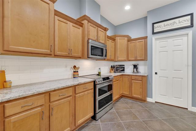 2318 WAKEFIELD WAY, Mount Dora, FL 32757