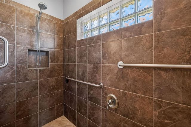 2318 WAKEFIELD WAY, Mount Dora, FL 32757